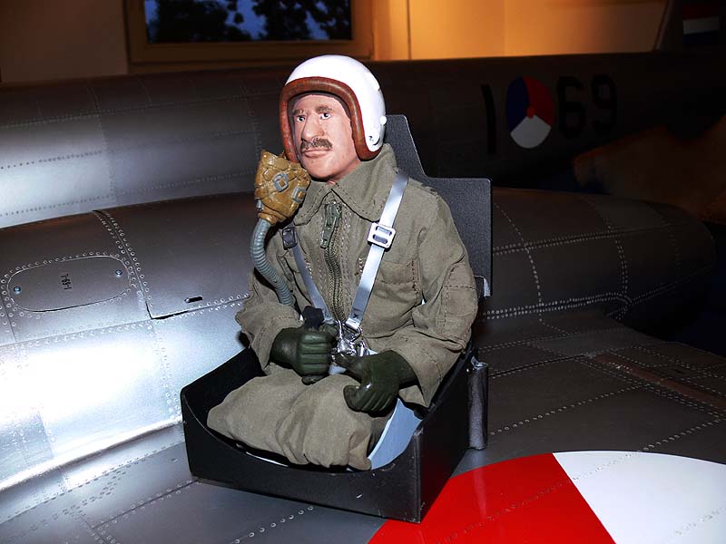 Meteor Cockpit 01