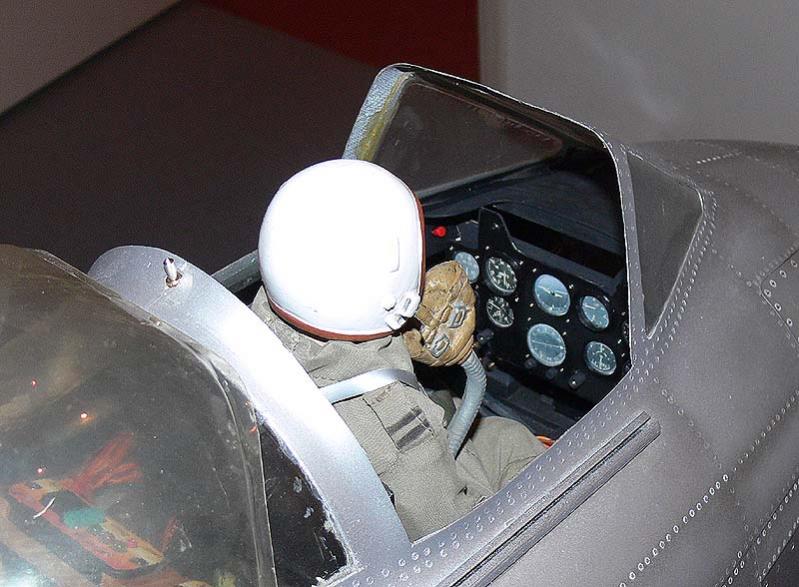 Meteor Cockpit 03
