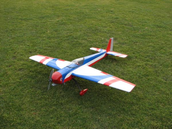 Mijn eerste zelfbouw vliegtuig, de Extra 60 van Hobbyin