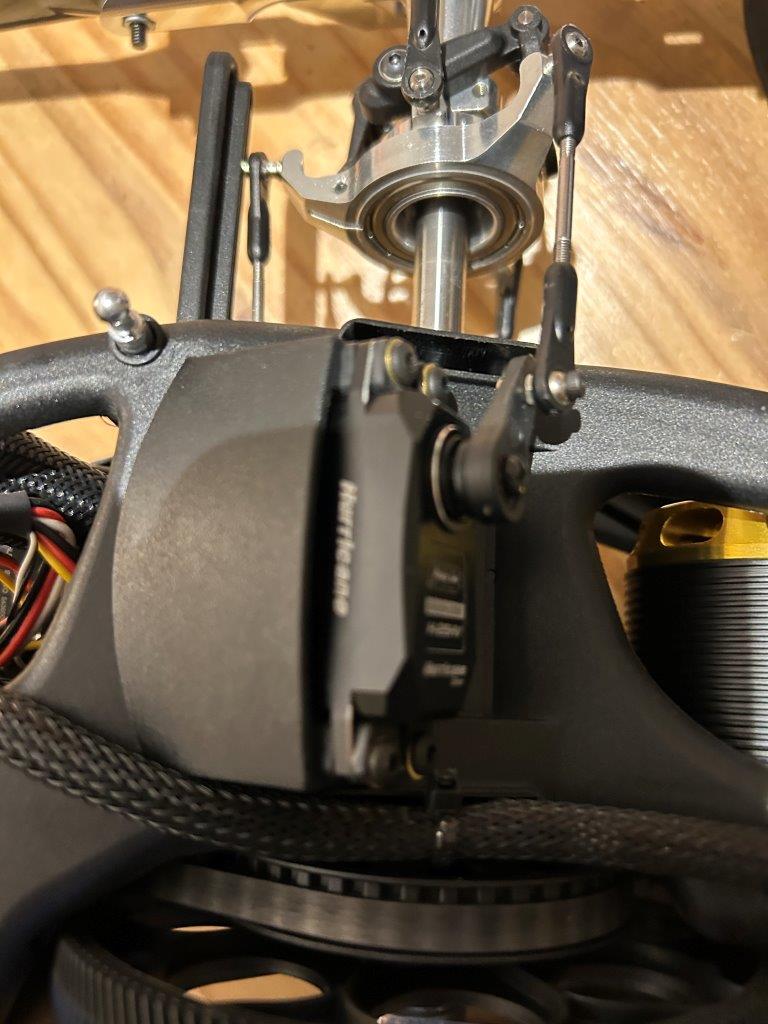 Mikado Logo 550 NEW  (10)