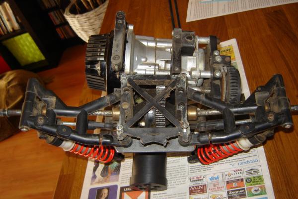 Onderzijde motor+ophanging