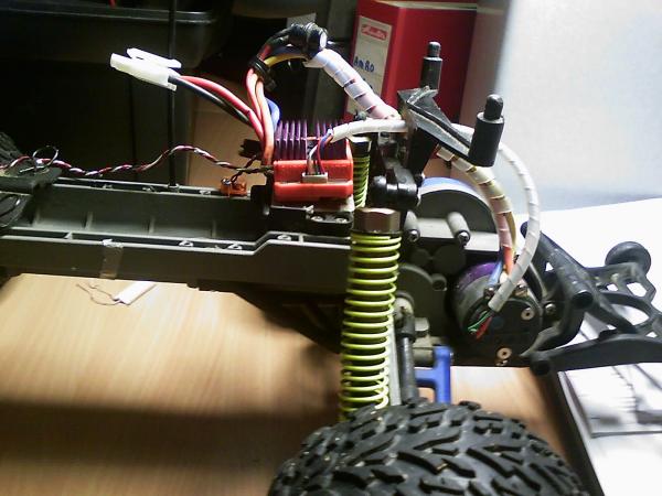 oude chassis met brushless systeem Novak 5800 SuperSport