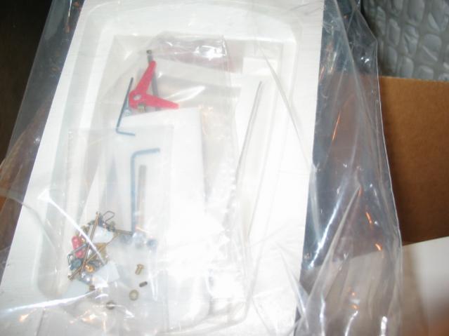 Robbe Comtesse incl beslagset en originele servo's