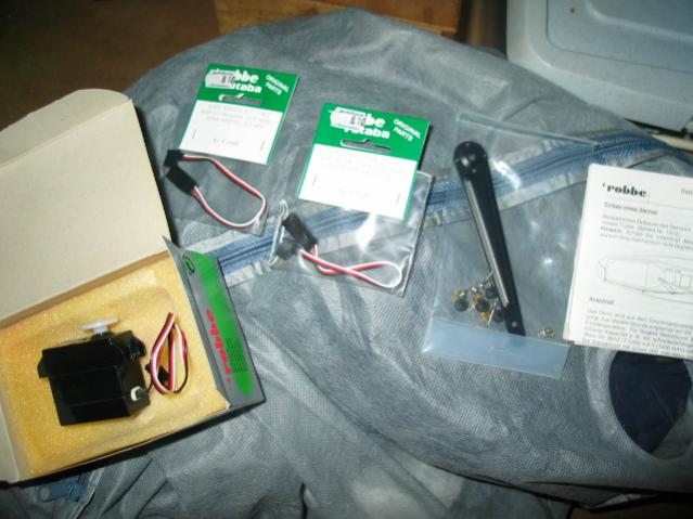 Robbe Comtesse incl beslagset en originele servo's