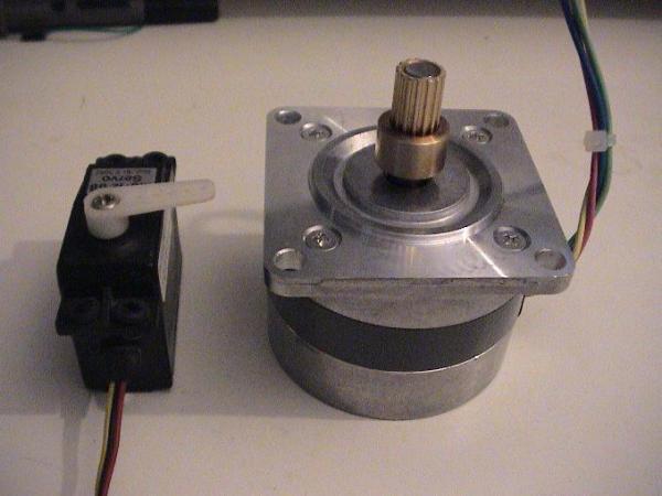 Stappenmotor - servo vergelijking 1