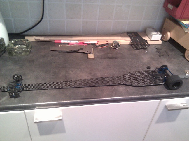 Top fuel dragster chassis met voor en achteras gemonteerd