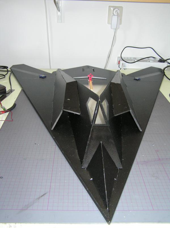 Voorkant F117A met ramen in cockpit