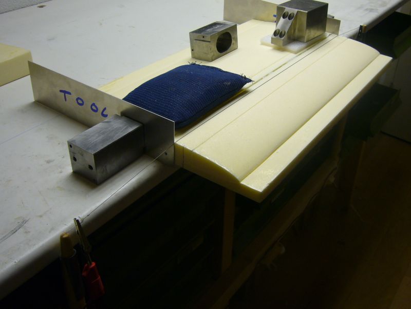 wing 08 spar core cutting